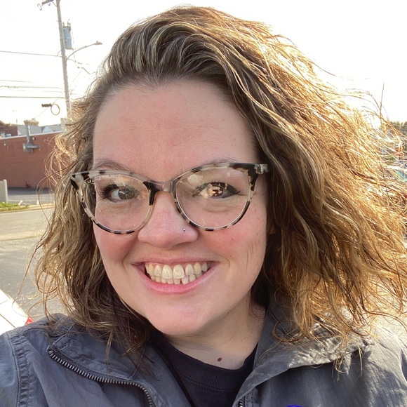 Meet your Posher, Jonnelle - Picture 2 of 4